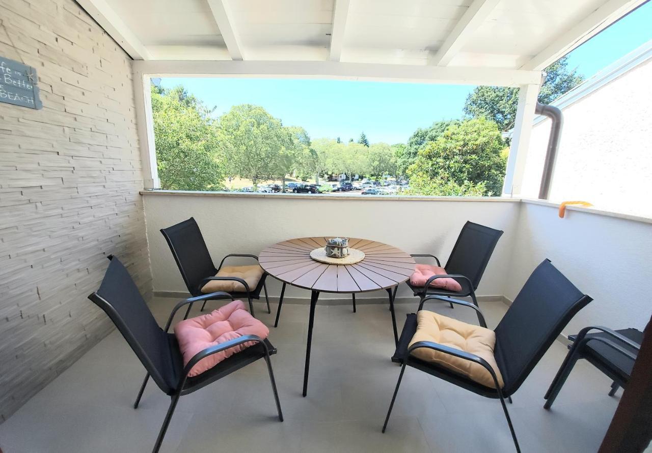 Apartman S Dvije Spavace Sobe โปเรช ภายนอก รูปภาพ