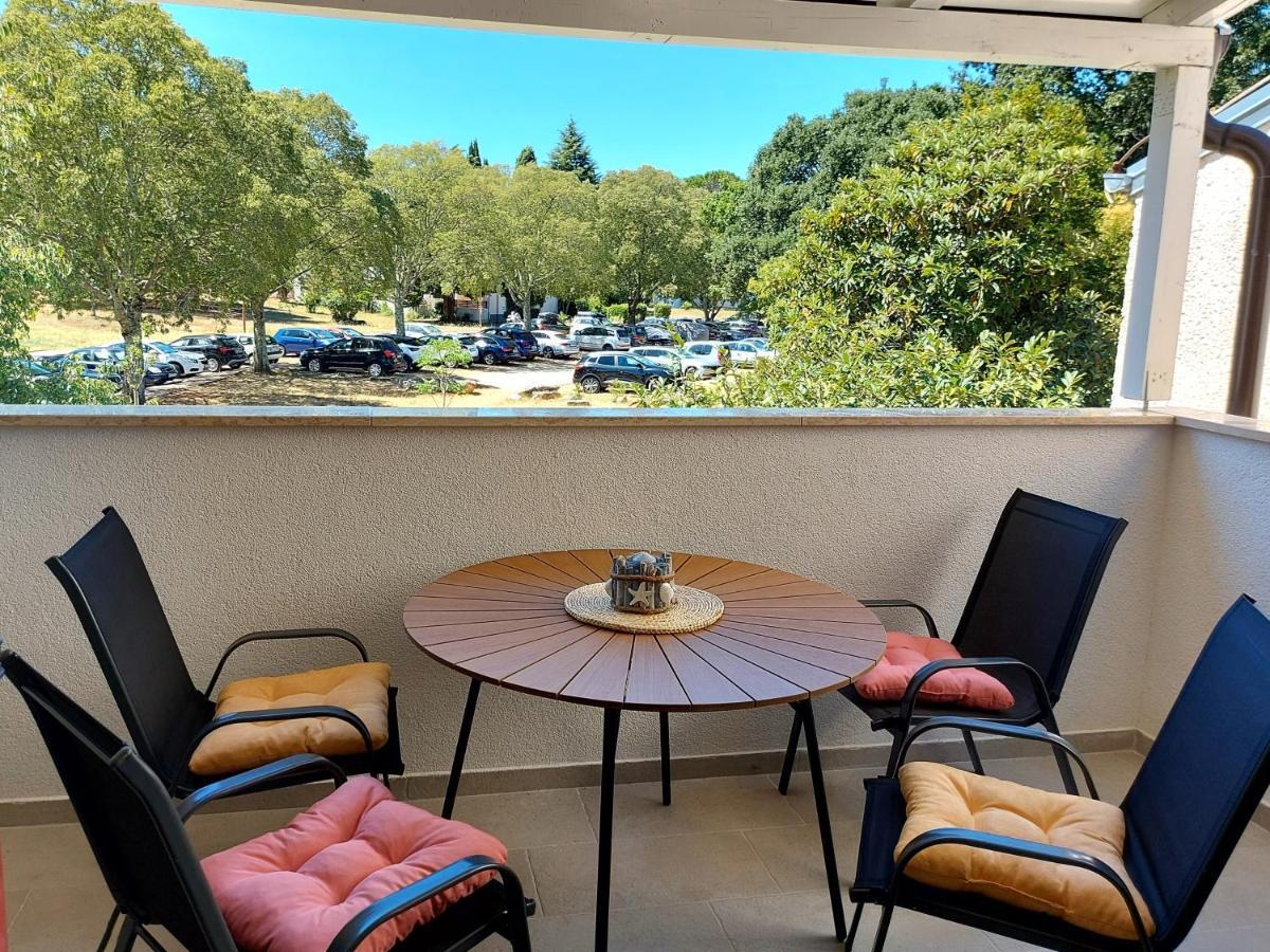 Apartman S Dvije Spavace Sobe โปเรช ภายนอก รูปภาพ